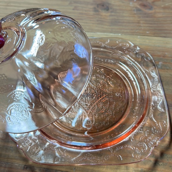 Pink depression glass covered dish - Picture 2 of 8